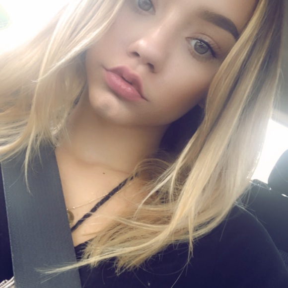 Meet your Posher, Meleah - Picture 3 of 3